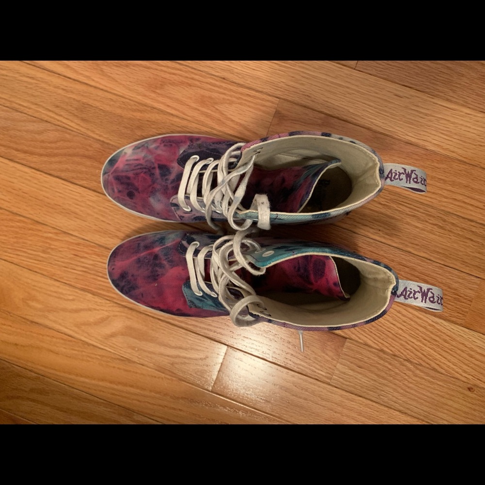 Tie Dye Dr. Martens - Picture 4 of 5